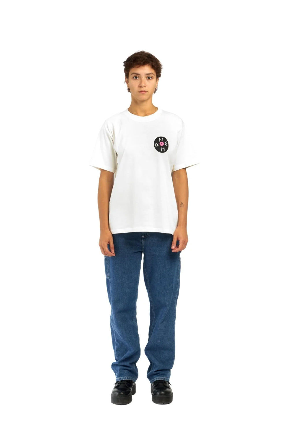 camiseta oversize y unisex en color blanco con dibujo en el pecho