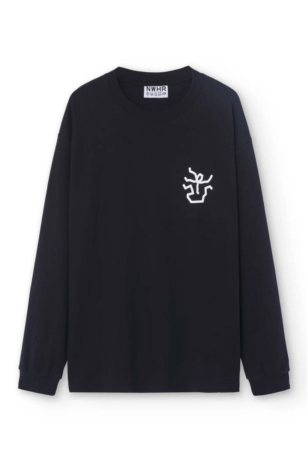 camiseta en negro de algodón orgánico con mangas largas y pequeño dibujo en el pecho