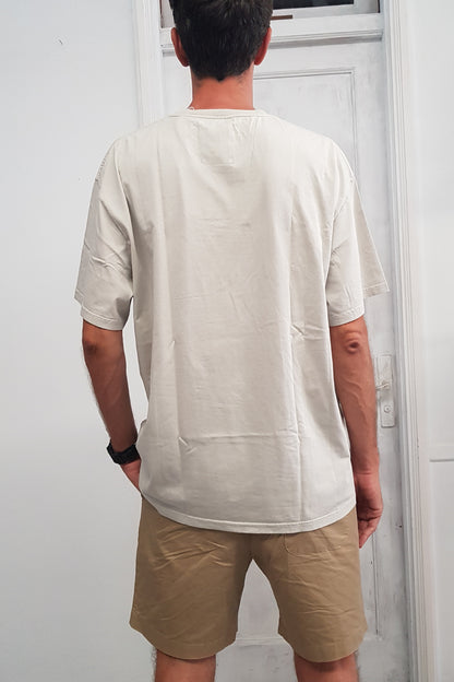 camiseta en algodón sostenible lisa en la espalda
