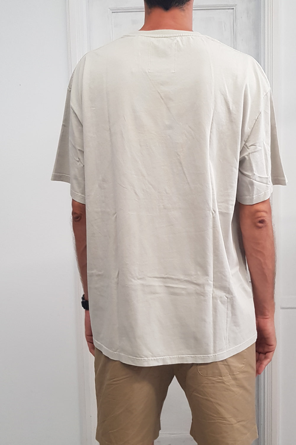 camiseta algodón slow fashion color gris  lisa en la espalda