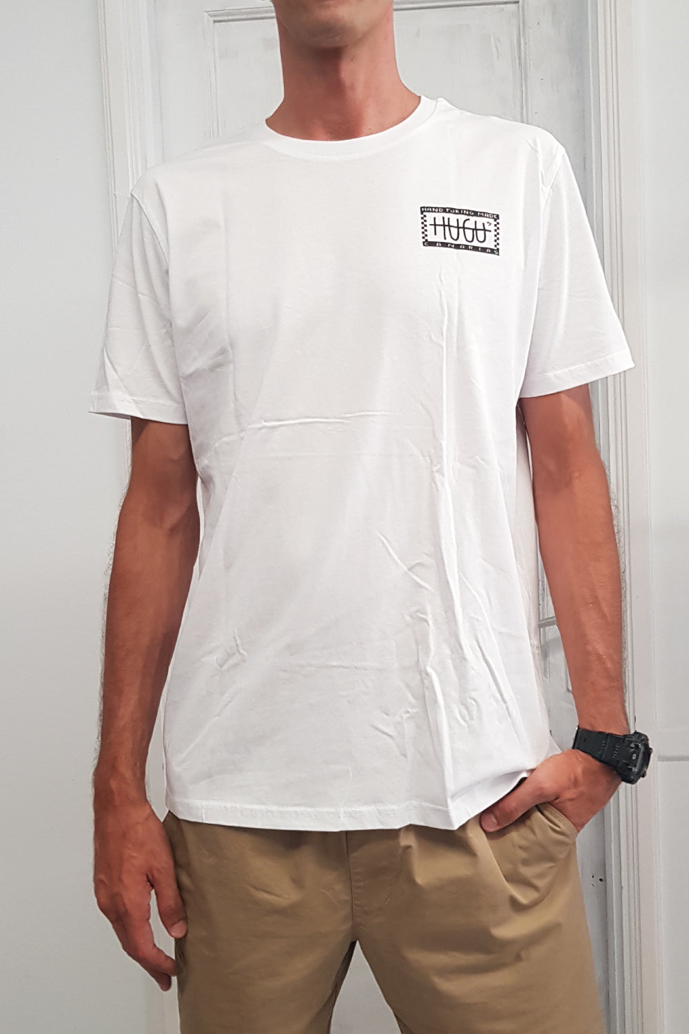 frontal de la camiseta en algodón blanco hecha a mano